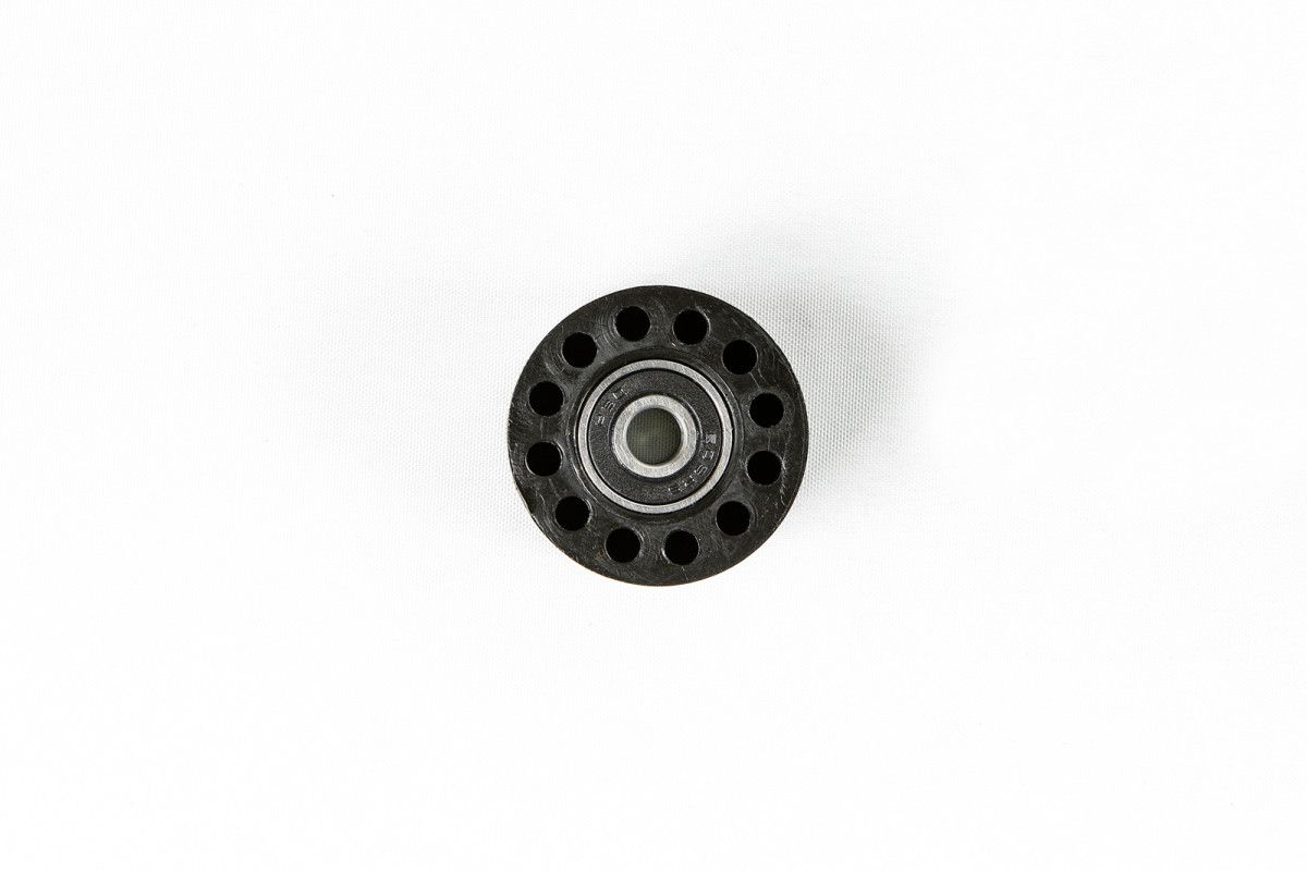 Chain roller black for Yamaha YZ 125 (2022-25) - YZ 250 (2022-25) - YZ 250 F (2010-18) - YZ 450 F (2014-17)