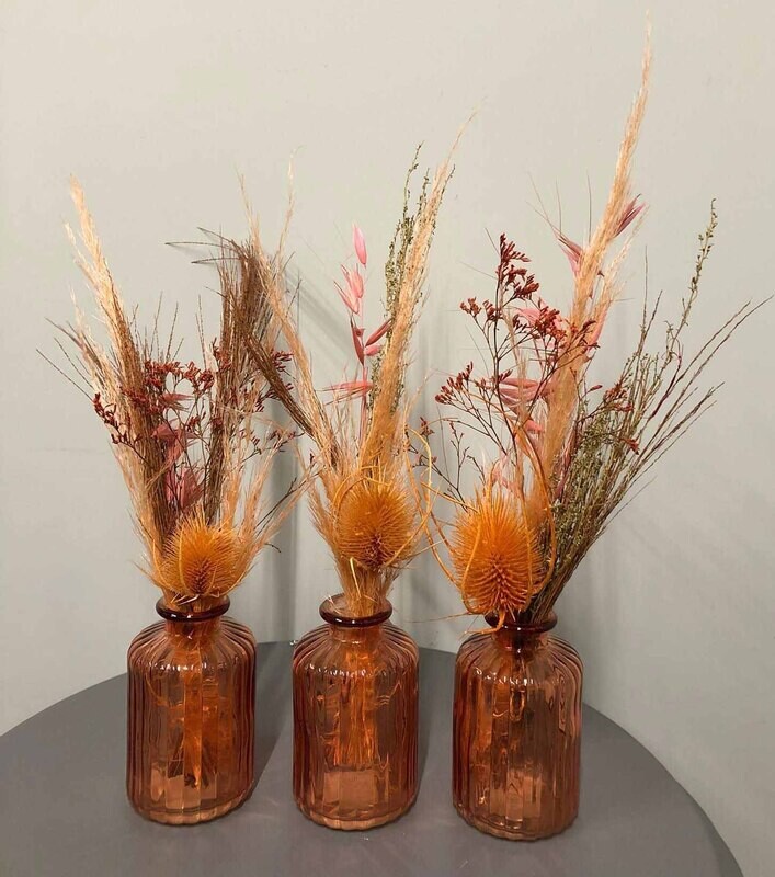 3 droogbloemen boeketjes in kleine vaasjes (oranje)