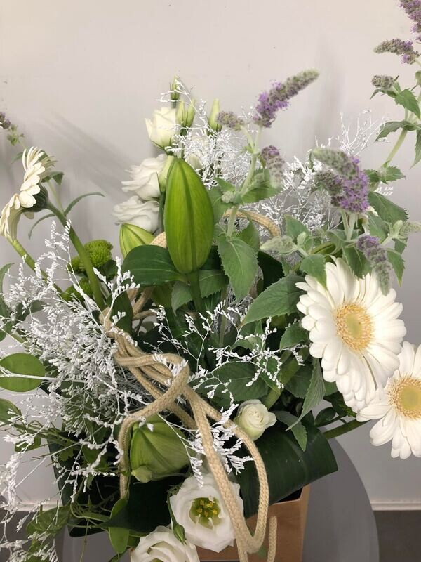 Wild boeket witte tinten
