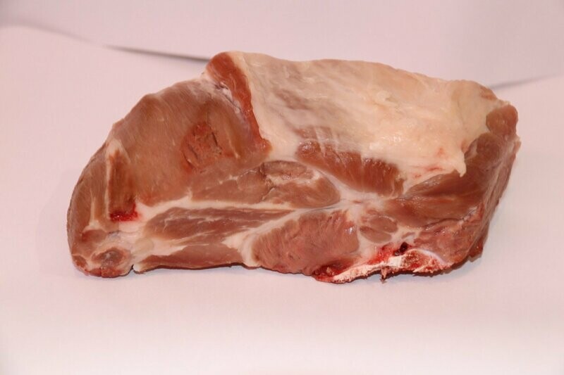 Rôti de porc dans l'échine avec os (environ 500gr)