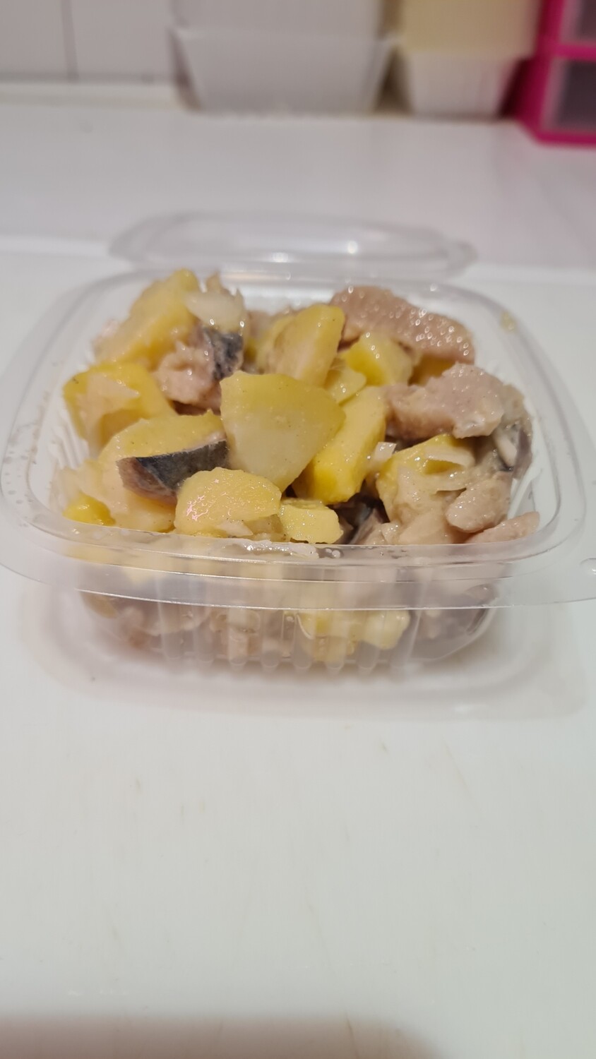 Salade pomme de terre au hareng ( la barquette environ 200gr)
