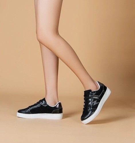 Baskets Femme En Nubuck & Similicuir Noir Brillant