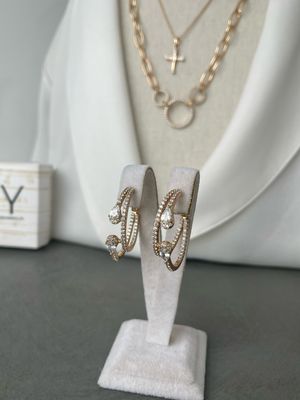 Ohrring extravagant