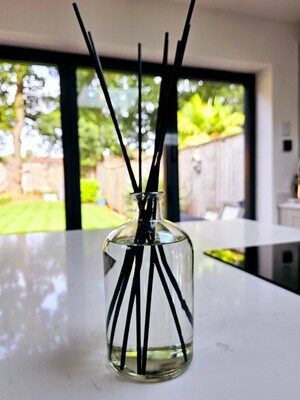 Extra Large Reed Diffuser - 1 litre in clear glass bottle 