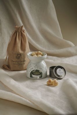 Tin of 11 Wellbeing Essential Oil Botanical Soy Wax Melts