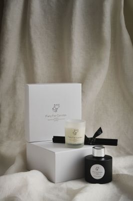 Premium white square gift box Premium white square gift box