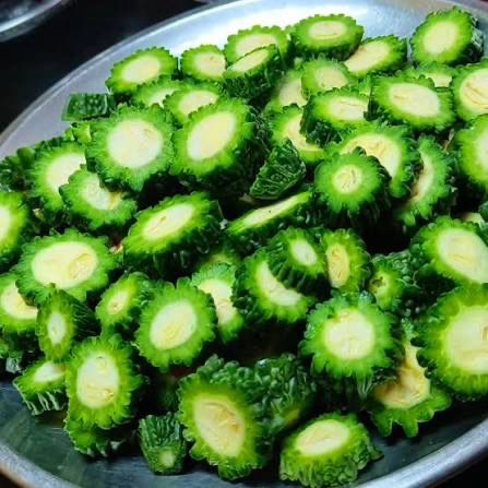 GREEN KARELA SLICED CUT 300 G