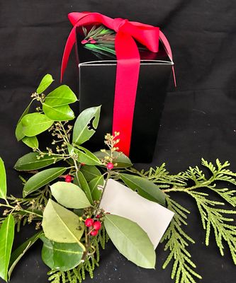 GIFT BOX & DISPLAY STAND