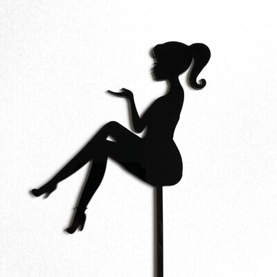 Zittende vrouw taarttopper