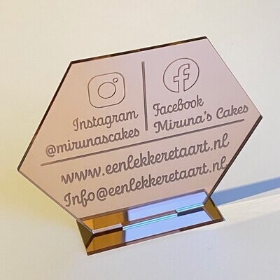Social media hexagon op standaard