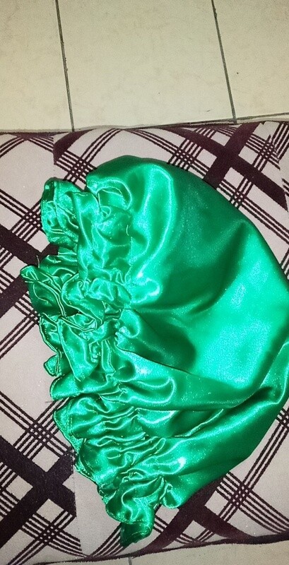 JUNGLE GREEN SATIN BONNET