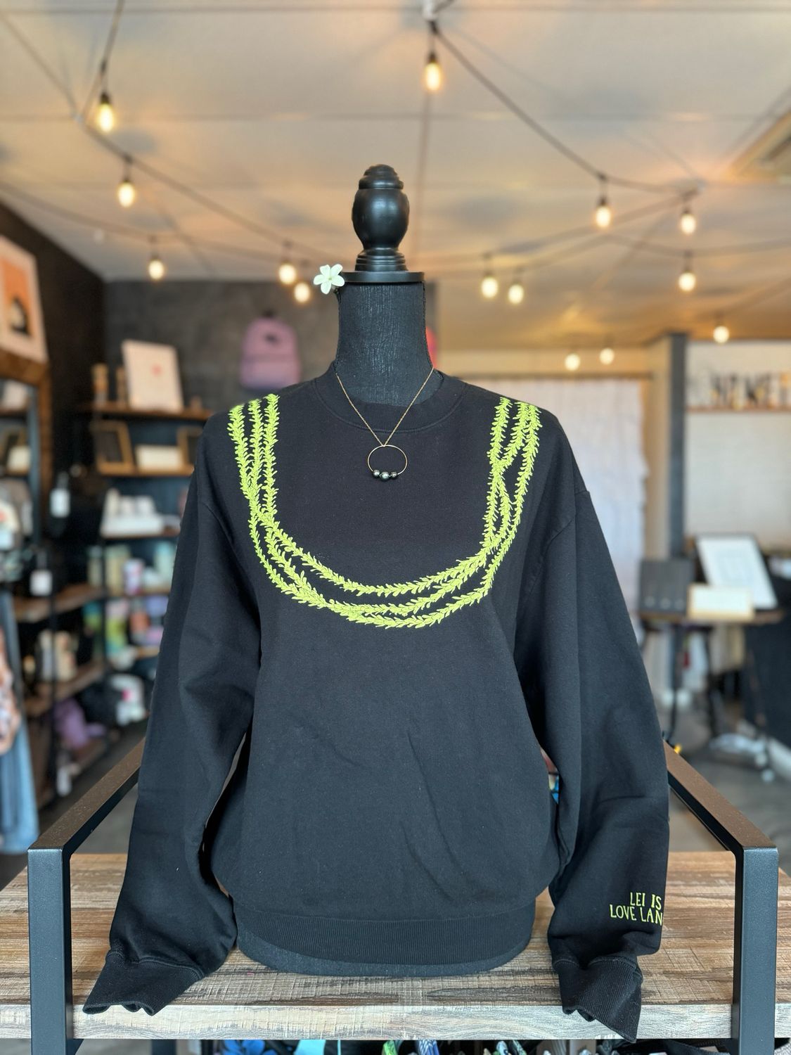 Lei Pakalana Sweater MM