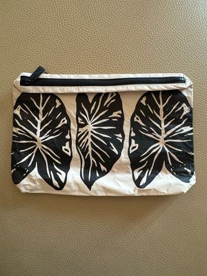 S26 Mid Pouch
