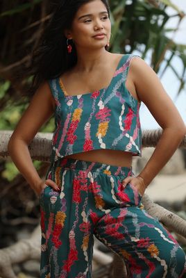Naia Top In Shell Lei