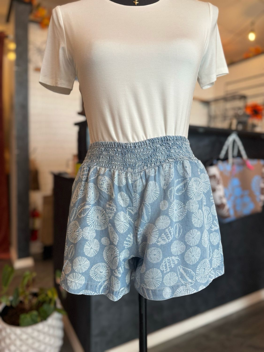 Women's Shorts - Shell Treasure