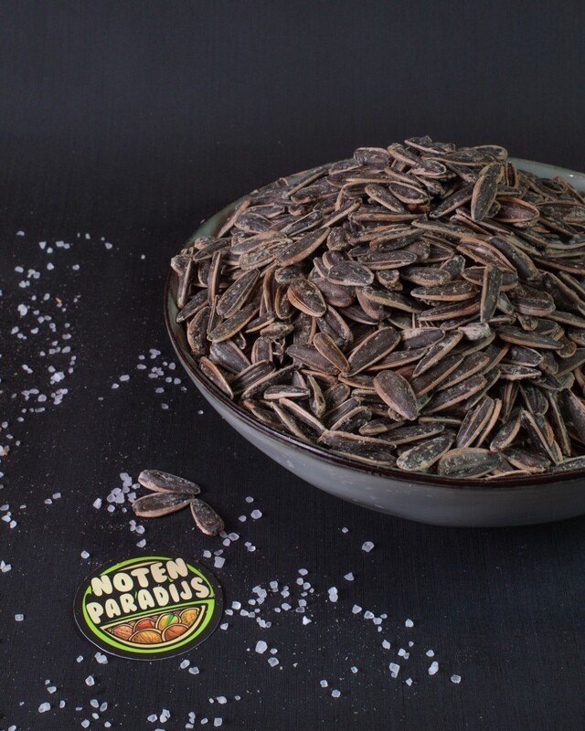 Roasted &amp; Salted Black Sunflower Seeds With Shell