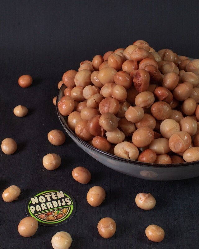 Roasted Macadamia Nuts
