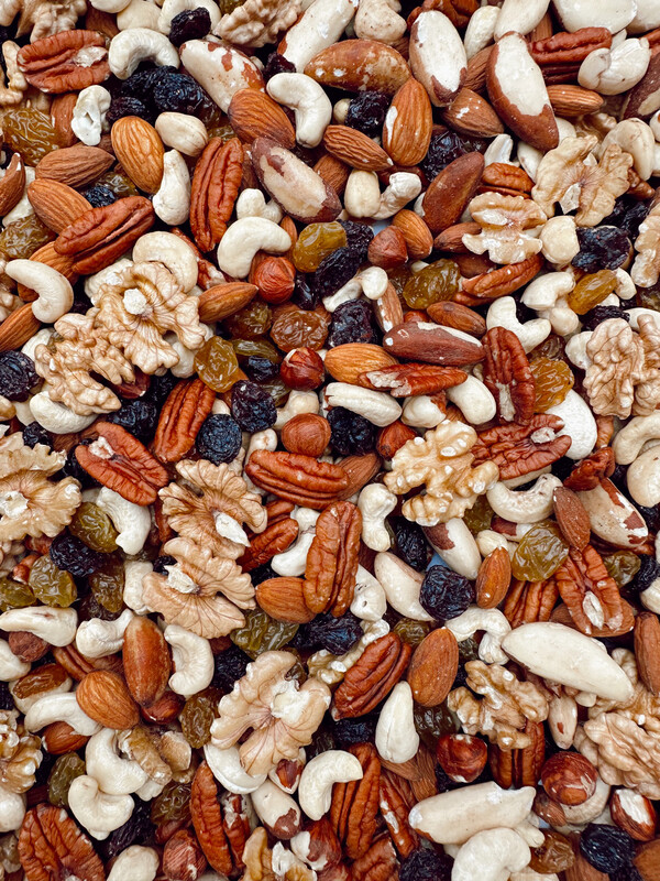 Mixed Nuts with Raisins