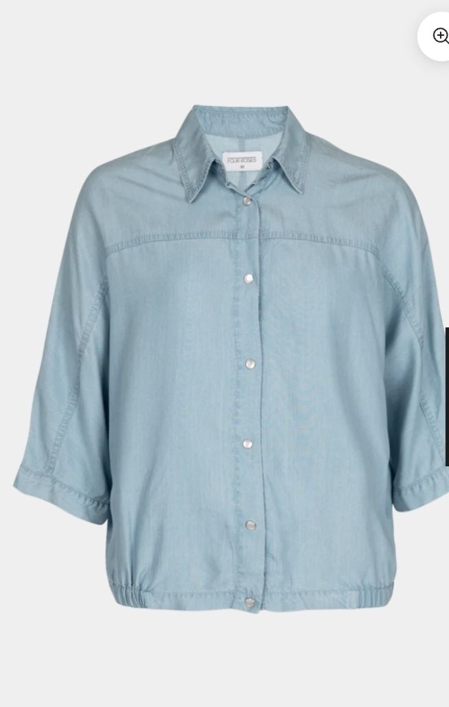 8023 Blouse Four Roses
