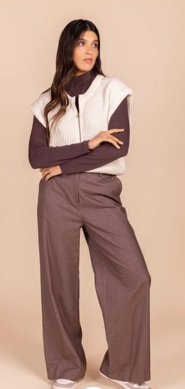 8607 Four Roses Broek