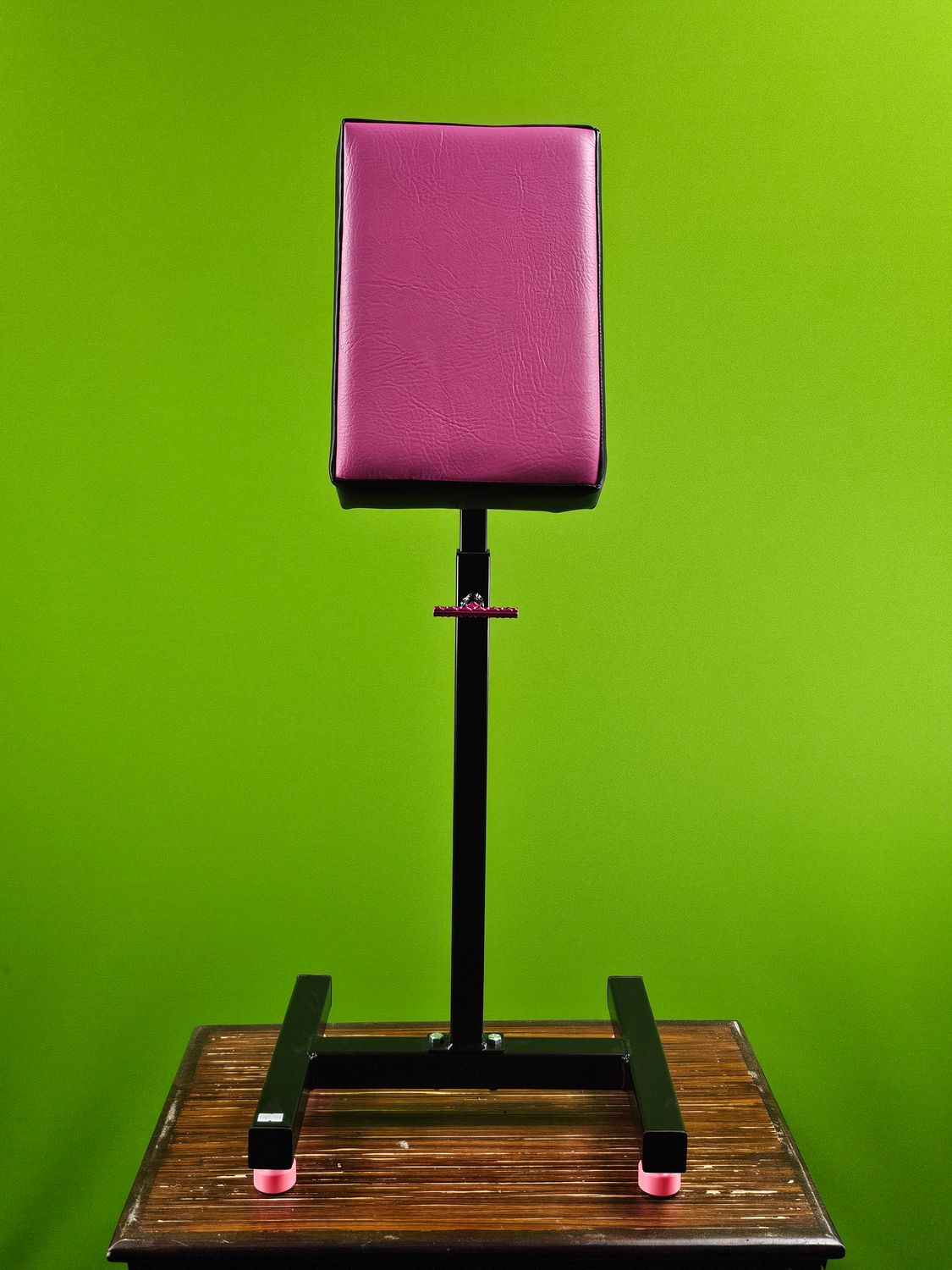 Pink tattoo Armrest with Illusion pink accents.