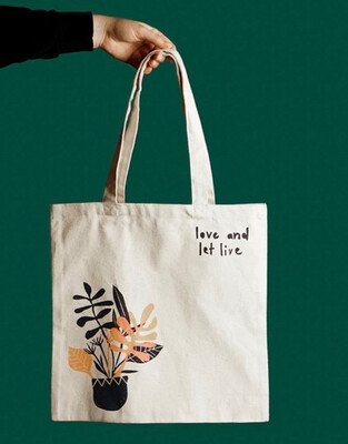 Love and let live Tote Bag