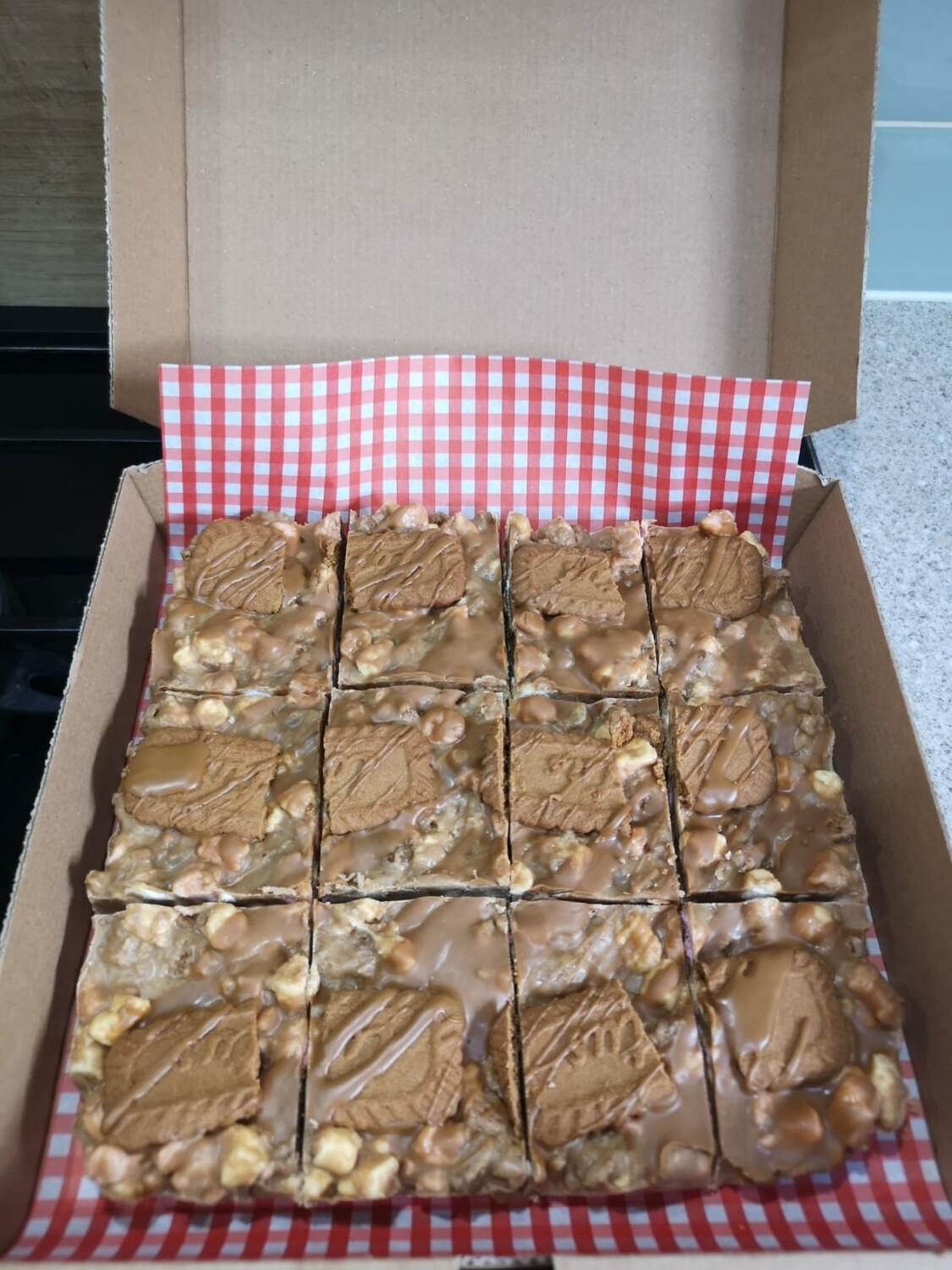 Biscoff Rocky Road Share Tray