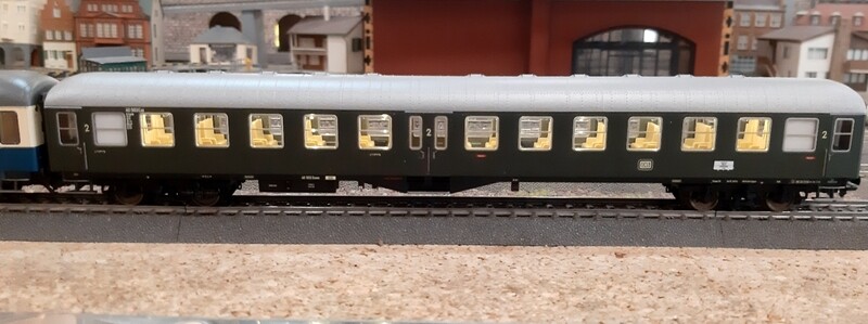 Märklin 43166, Reisezugwagen B4ymb-52, 2.Kl., DB, Ep.III, mit Innenbeleuchtung Märklin 43166, Reisezugwagen B4ymb-52, 2.Kl., DB, Ep.III, mit Innenbeleuchtung