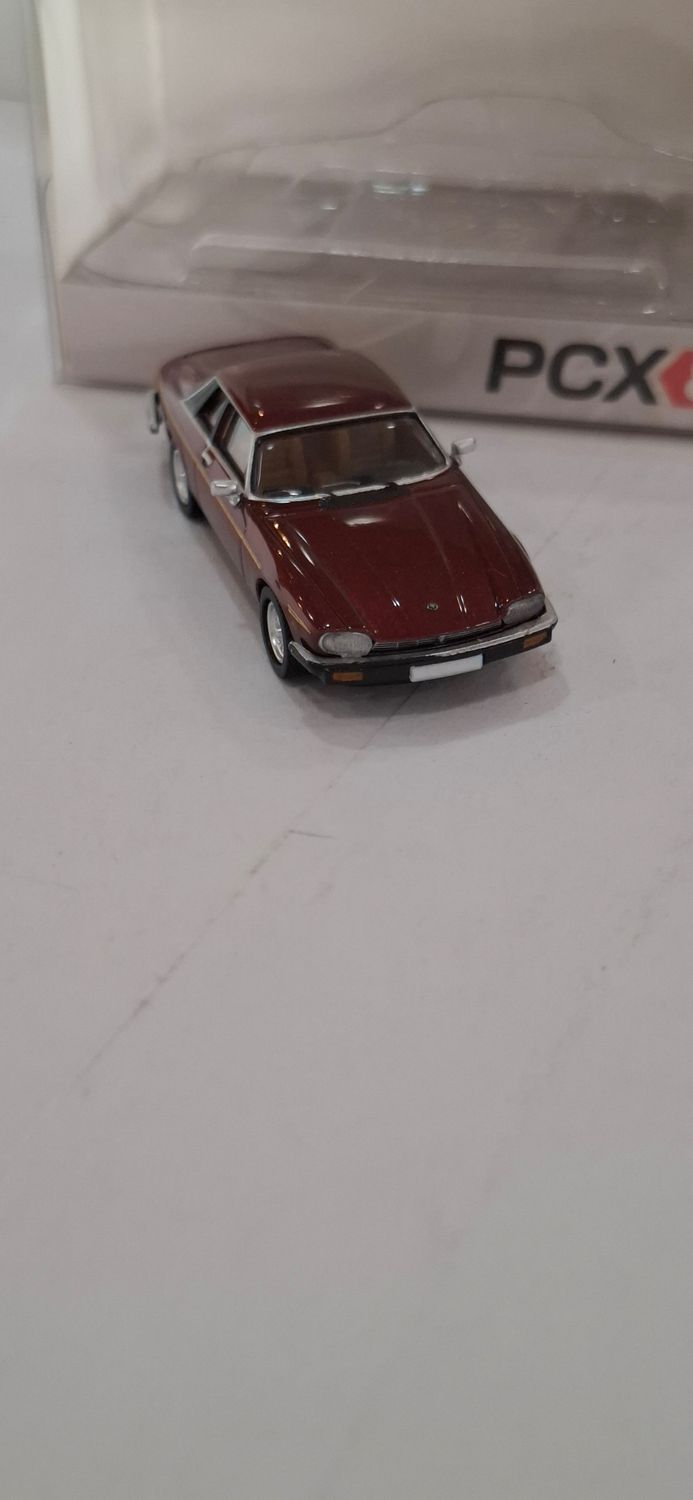 Brekina PCX, Jaguar XJ-S, dunkelrot metallic, H0