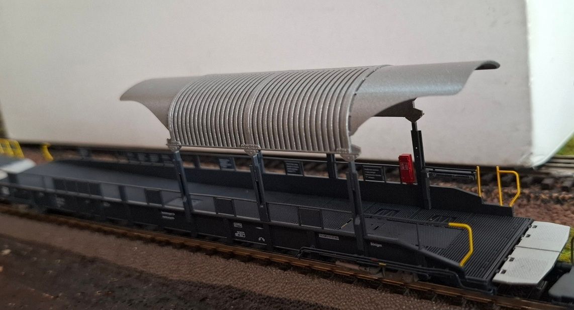 nme, Autotransportwagen BLS (-050-1) Rampenwagen teilüberdacht, H0, DC