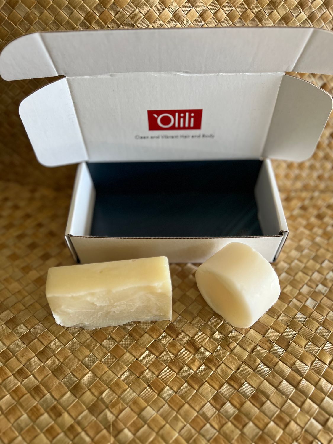 &#39;OLILI Solid Shampoo Bath and Condition Bar Set (100g each).  &#39;OLILI Gift Boxed, gender neutral.