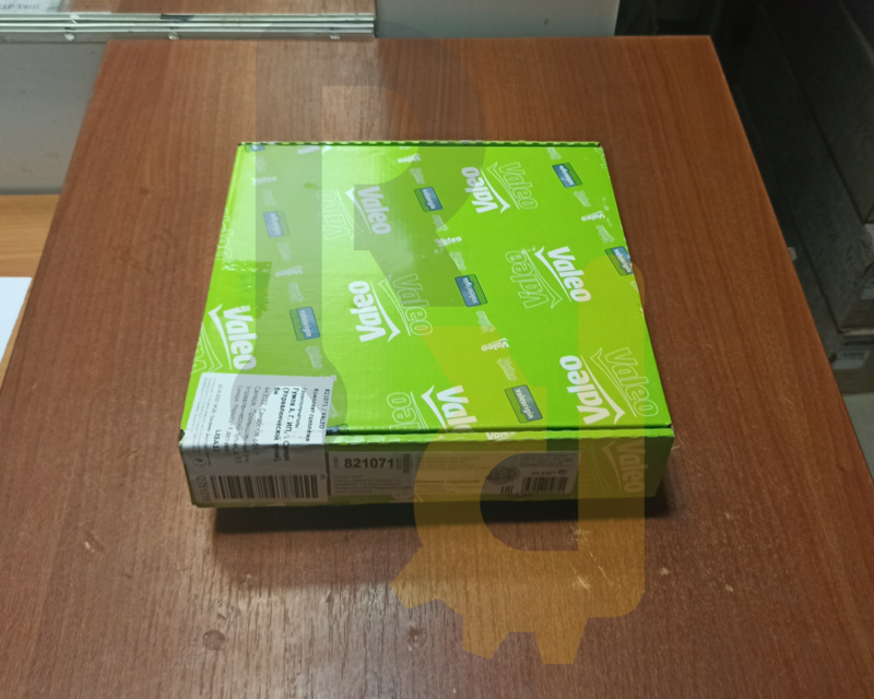 Сцепление комплект 1,6 8V VALEO (Франция) 821071 Сцепление комплект 1,6 8V VALEO (Франция) 821071
