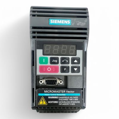 Siemens MICROMASTER Vector 6SE3213-6CA40 Frequenzumrichter Siemens MICROMASTER Vector 6SE3213-6CA40 Frequenzumrichter