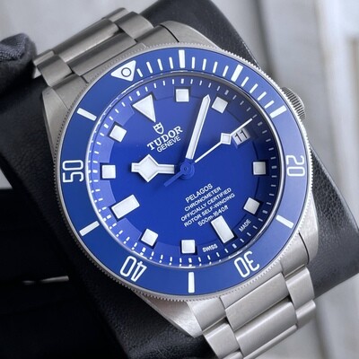 Tudor Pelagos Men's Swiss Automatic Diver Watch Blue Dial Date Titanium 42mm Set