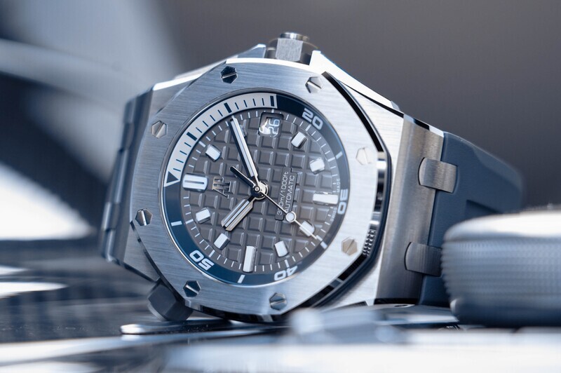 Audemars Piguet Royal Oak Offshore Diver 4/2022 UNWORN 42mm Men's Watch Steel