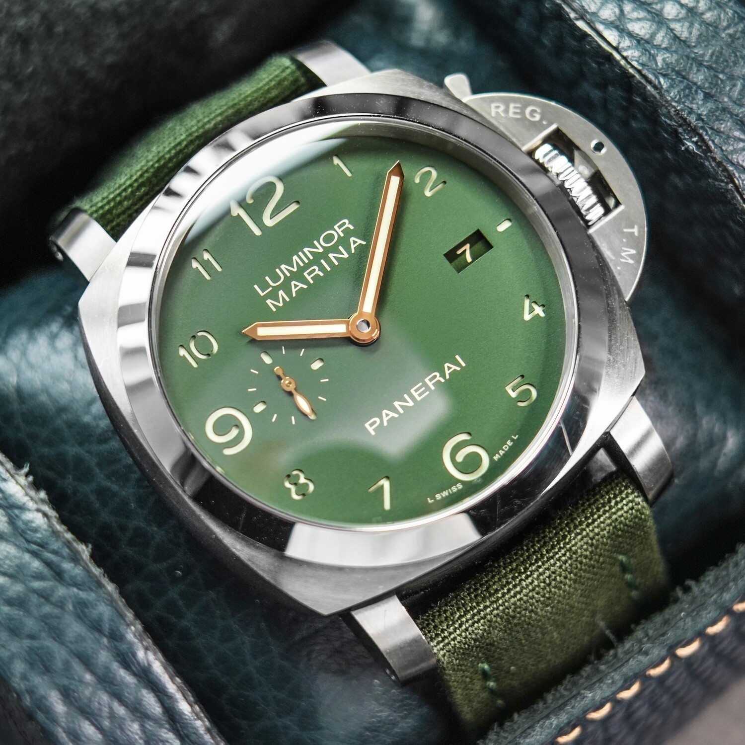 Panerai Luminor 1950 Marina 3-Days Harrods Edition 44 Men's Watch Titanium Green