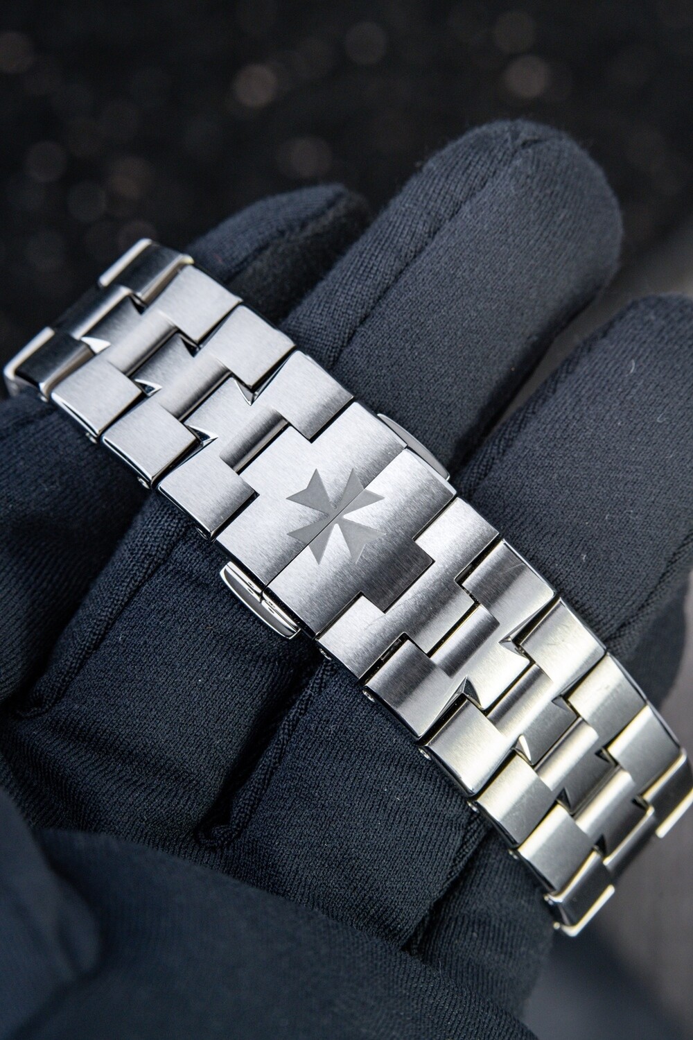 Vacheron Constantin Overseas Self-Winding Black Dial Steel 4500V 41mm