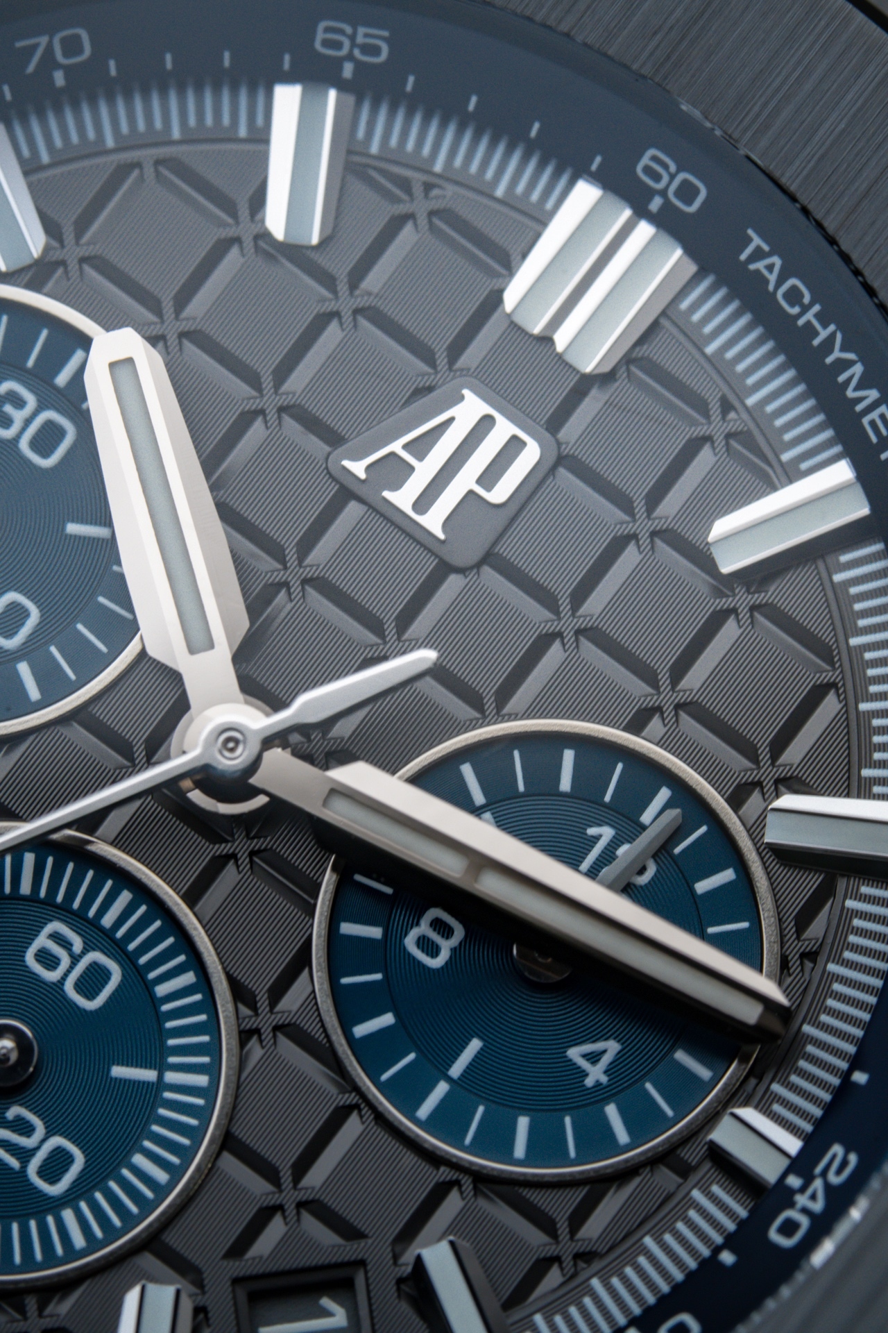 Audemars Piguet Royal Oak Offshore Selfwinding Chronograph 43mm 26420IO Grey Blue Dial