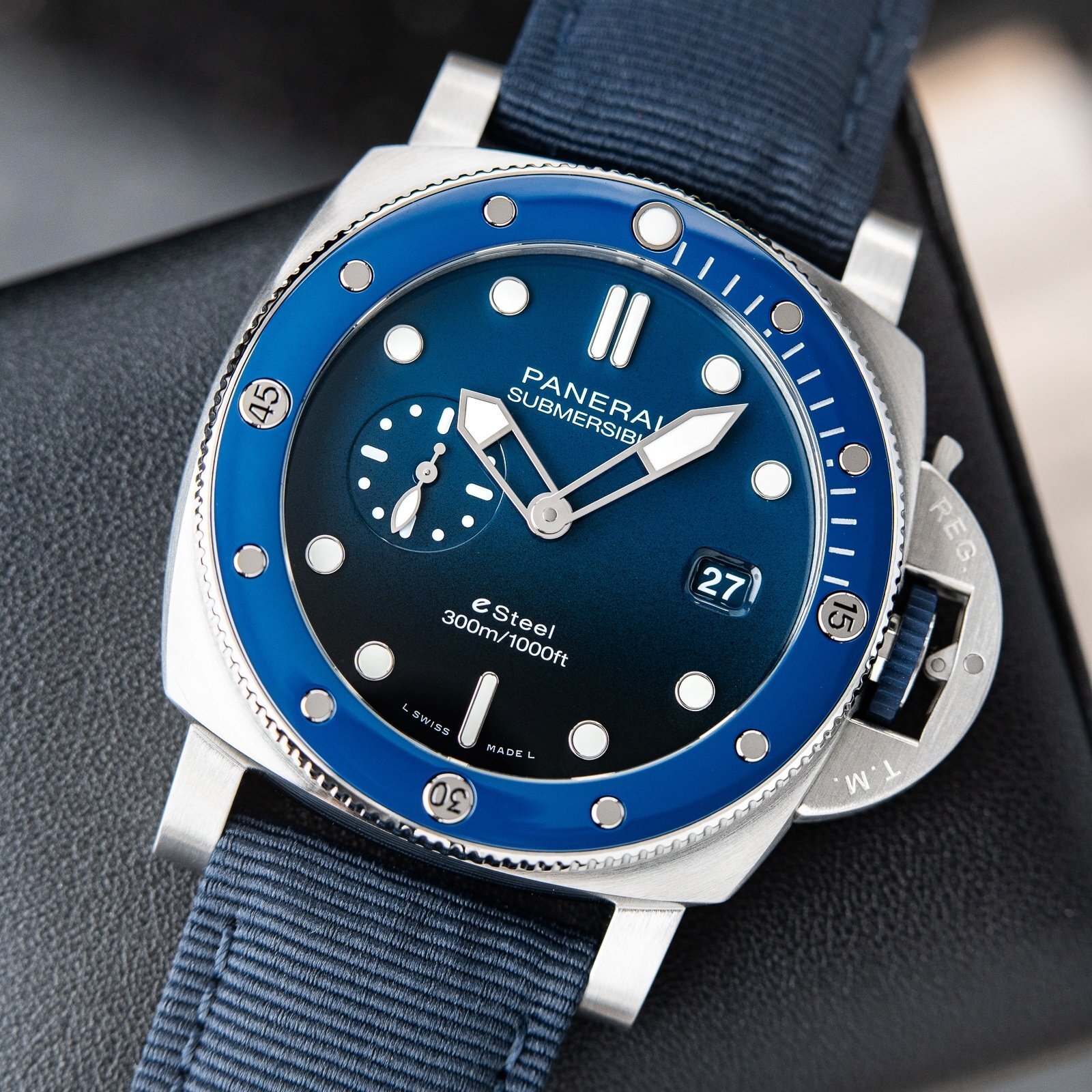 submersible quarantaquattro esteel ™ blu profondo