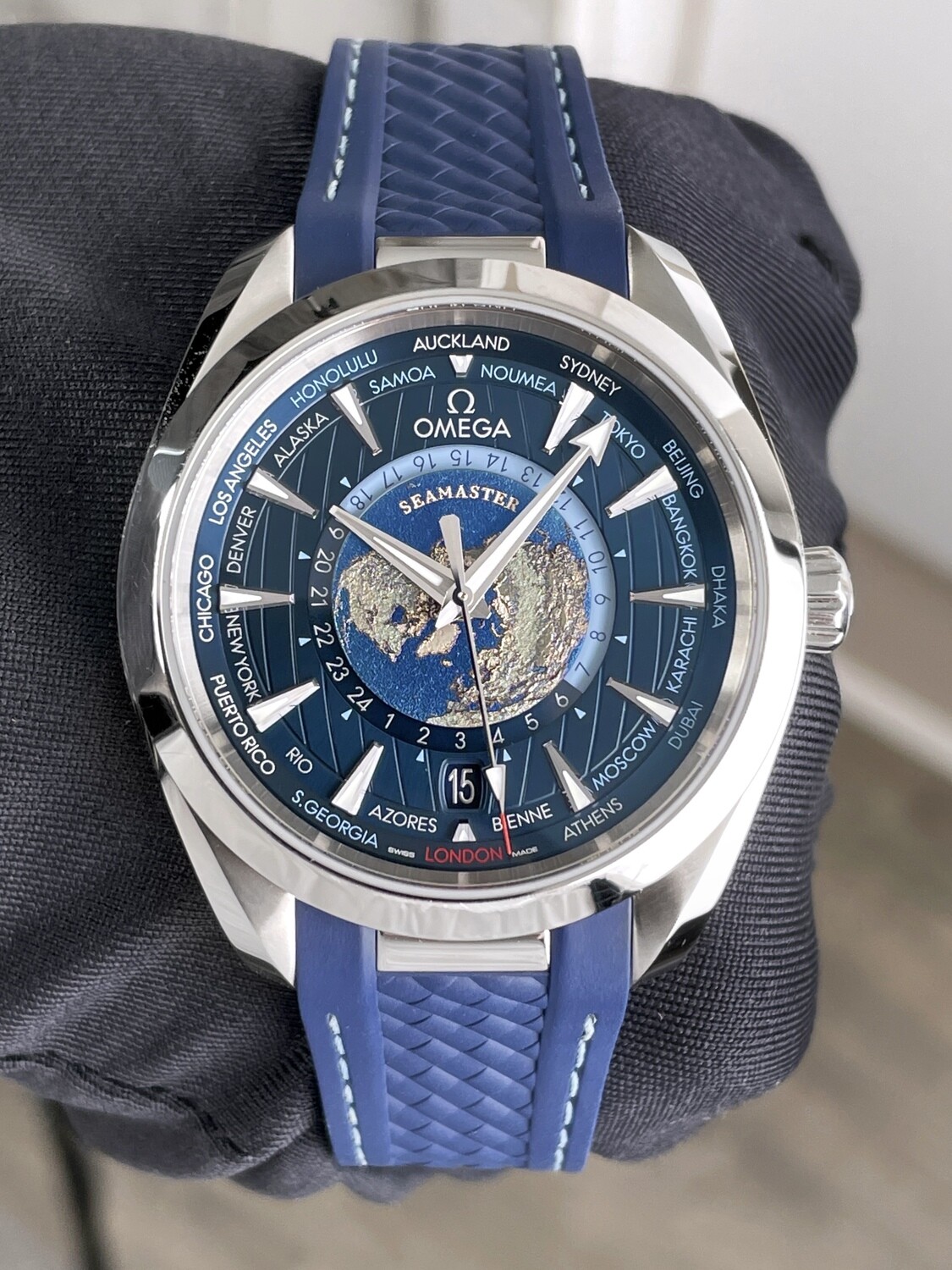Omega aqua terra worldtimer 2019 hot sale
