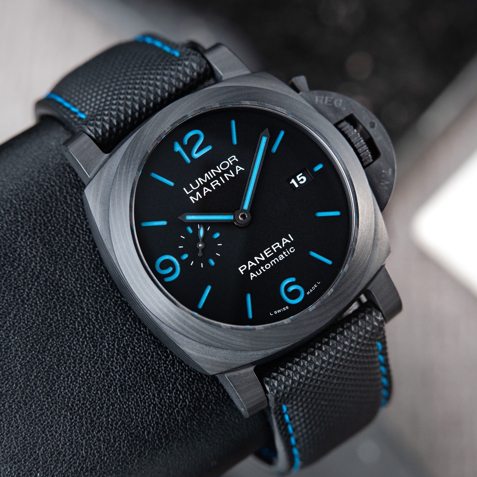Panerai Luminor Marina Carbotech UNWORN 2022 Black Blue Automatic Pam1661