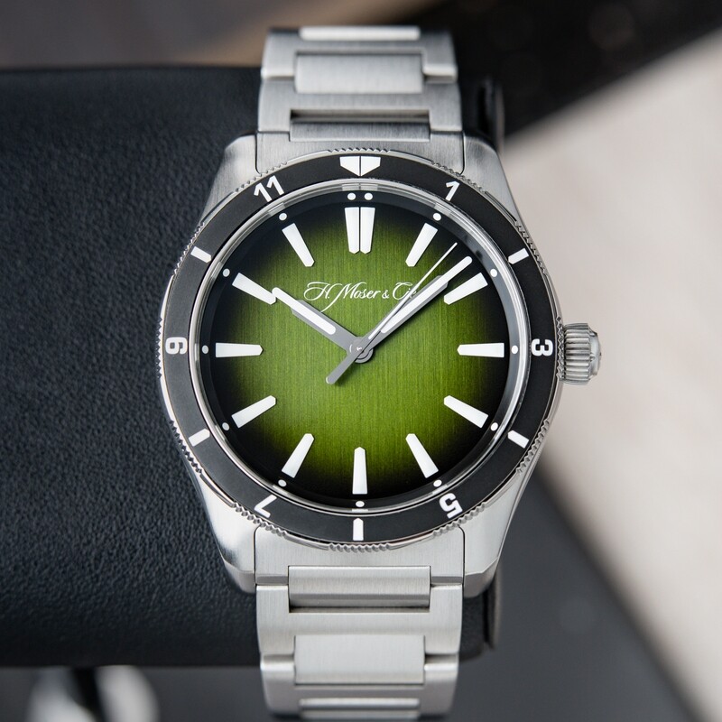 H.Moser & Cie. Pioneer Centre Seconds Rotating Bezel C.02 For Collective