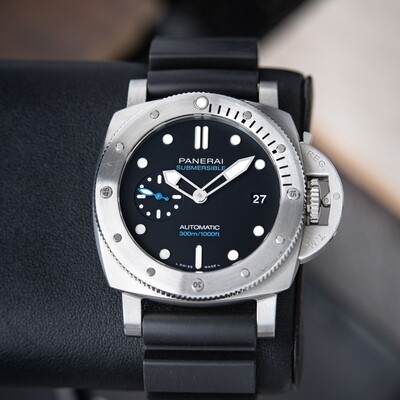 Panerai Luminor Submersible Black Dial Steel Dive Watch Blue