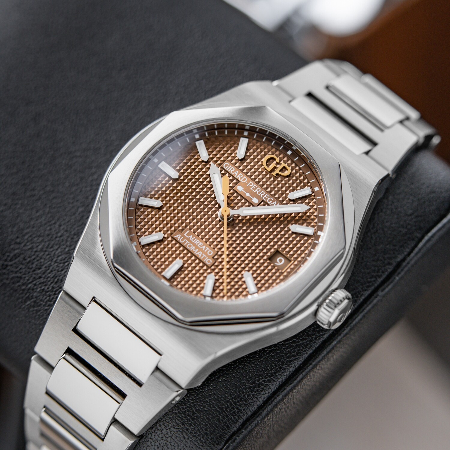 Girard Perregaux Laureato Automatic Steel RARE Copper Dial 2023 Set