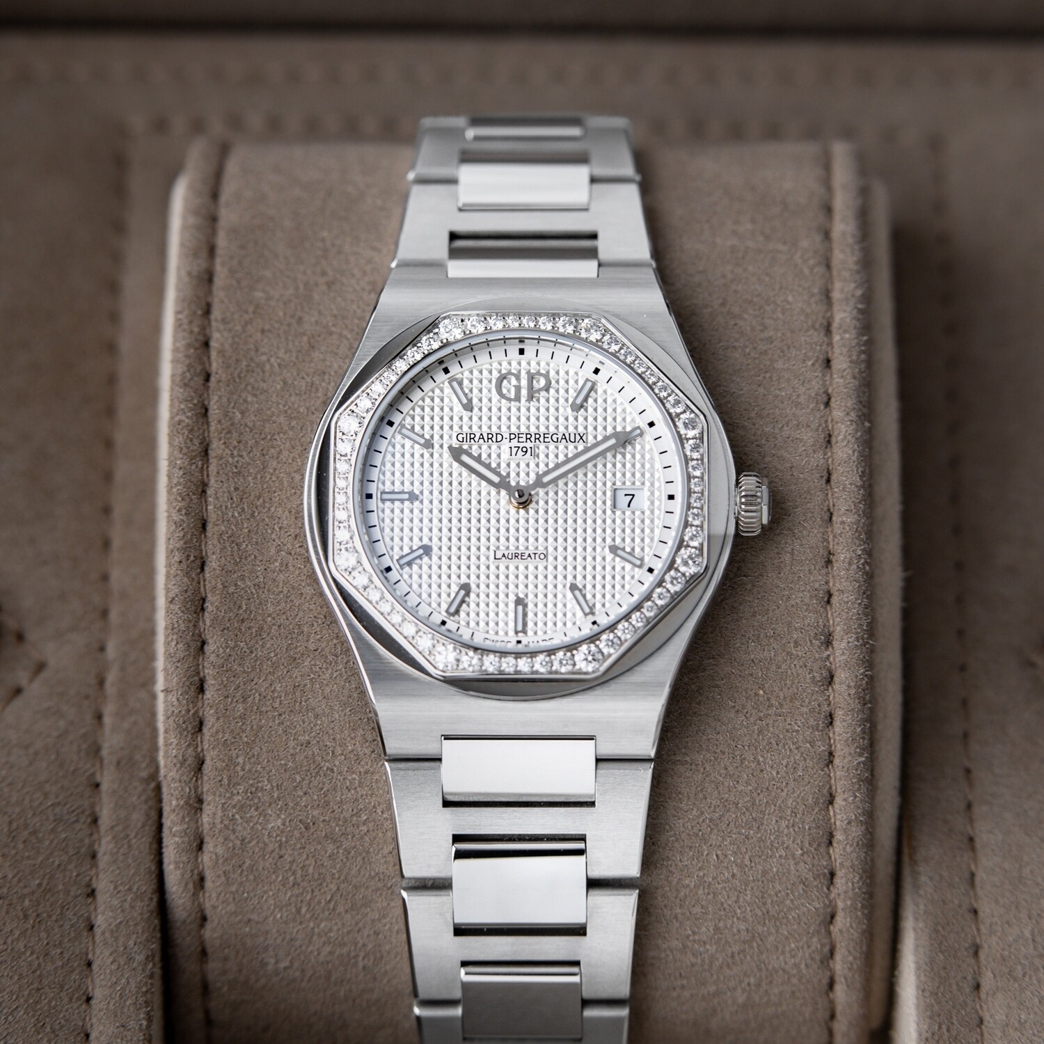 Girard Perregaux Laureato Manufacture Diamond Bezel Steel Silver 2022