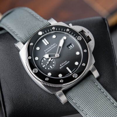 PANERAI 木製ケース クロス付き Panerai Submersible QuarantaQuattro Bianco Automatic 44 mm