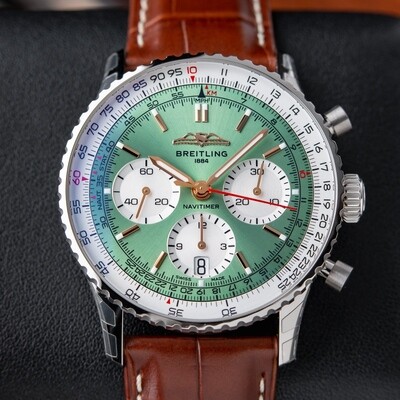 Breitling Navitimer 1 B01 Chronograph STICKERS 3/2023 Steel Green Dial