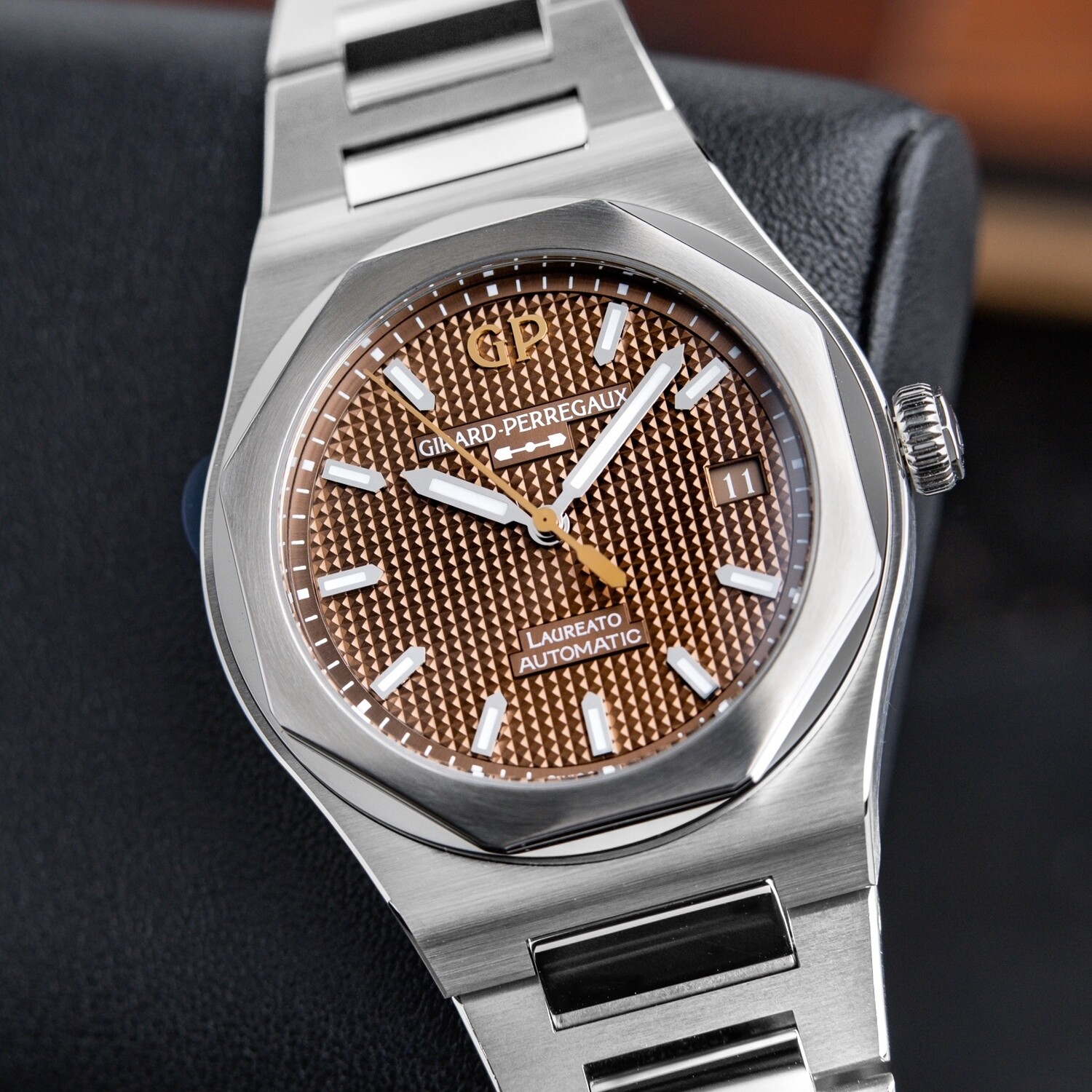 Girard Perregaux Laureato Automatic Steel RARE Copper Dial 4/2023