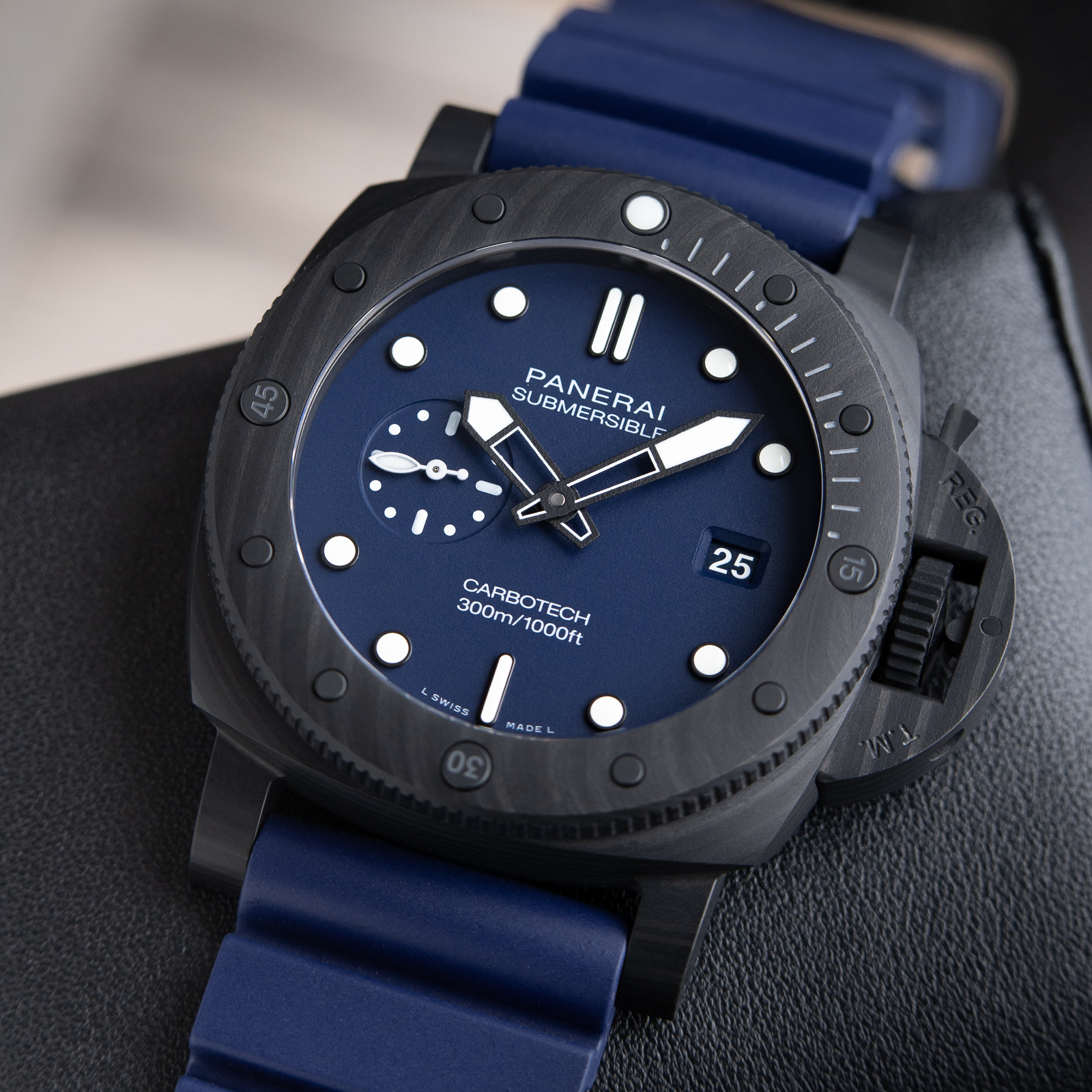 Panerai Luminor Submersible Carbotech Date Blue Automatic PAM1232 44mm