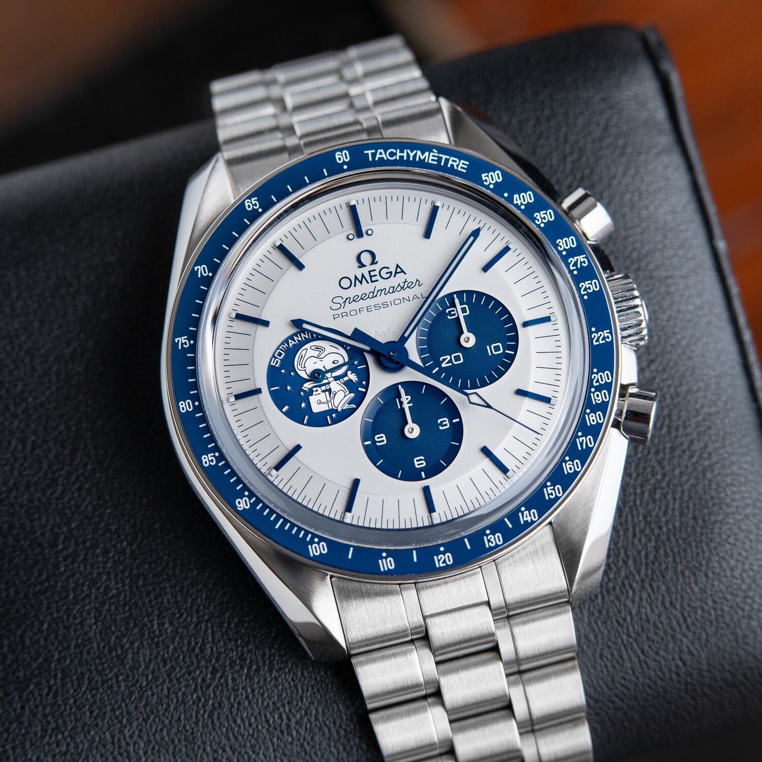Omega Speedmaster Silver Snoopy Award 50th Anniversary Chronograph 3861 Men s 42mm